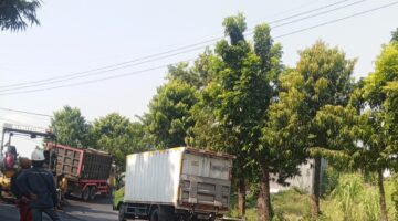 PROYEK OVERLAY JALAN MASTRIP JOMBANG DIKEBUT, PUBLIK DIMINTA AWASI KETAT KUALITAS PEKERJAAN DAN MATERIAL HASIL KERUKAN